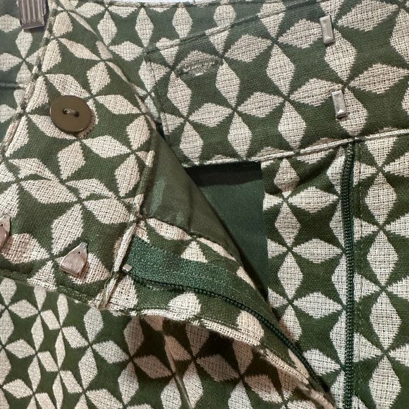 Ann Taylor Loft Cream & Sage Green Patterned Pencil Skirt Size 10 - Picture 2 of 8